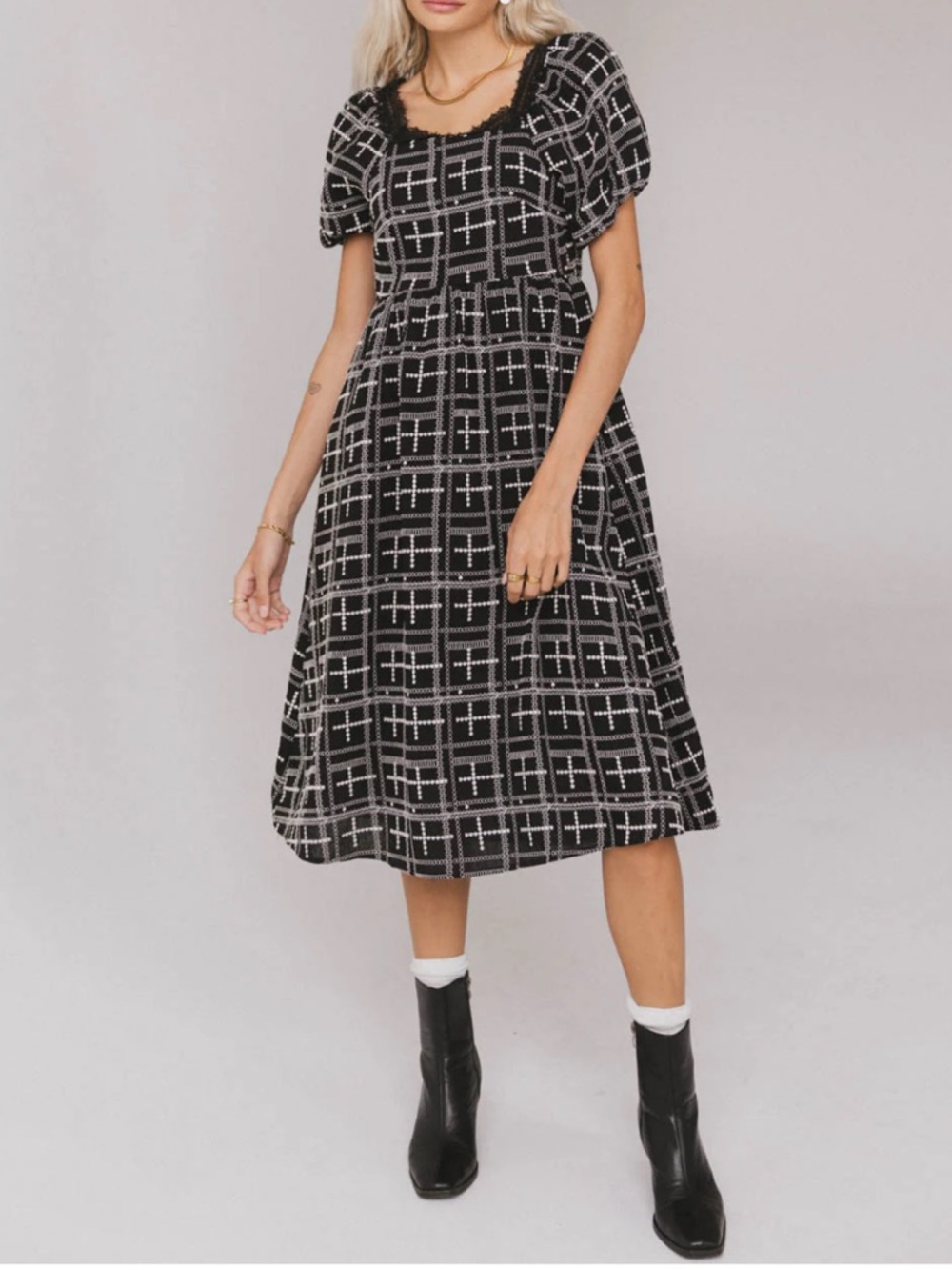 Polagram Black with White Embroidery Puff-Sleeve Midi Dress XL